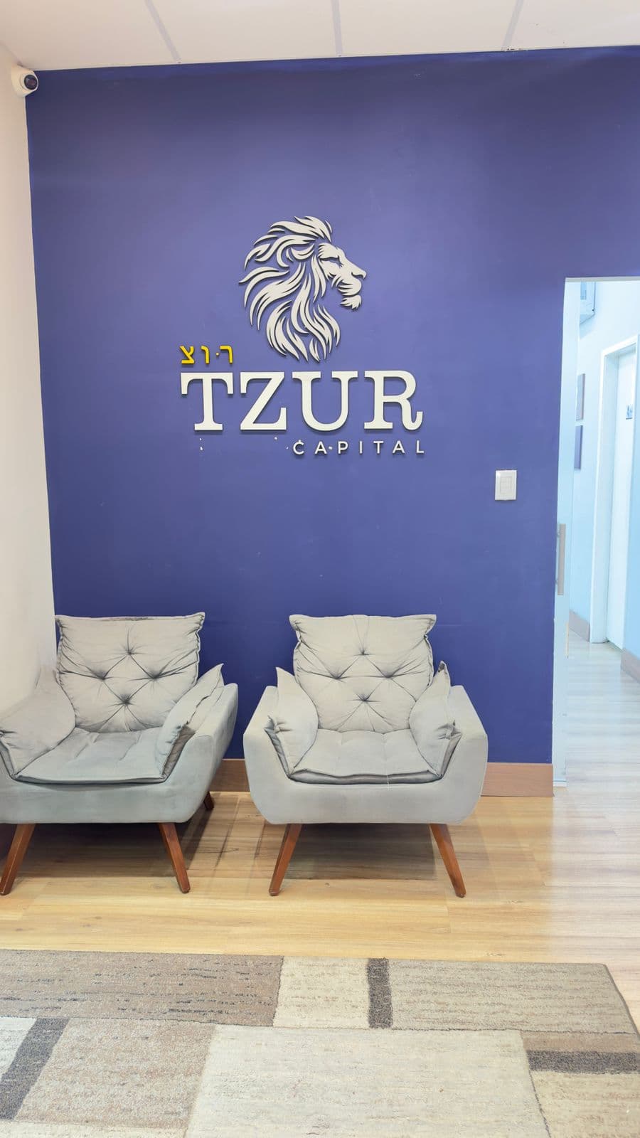 TZUR Capital Office